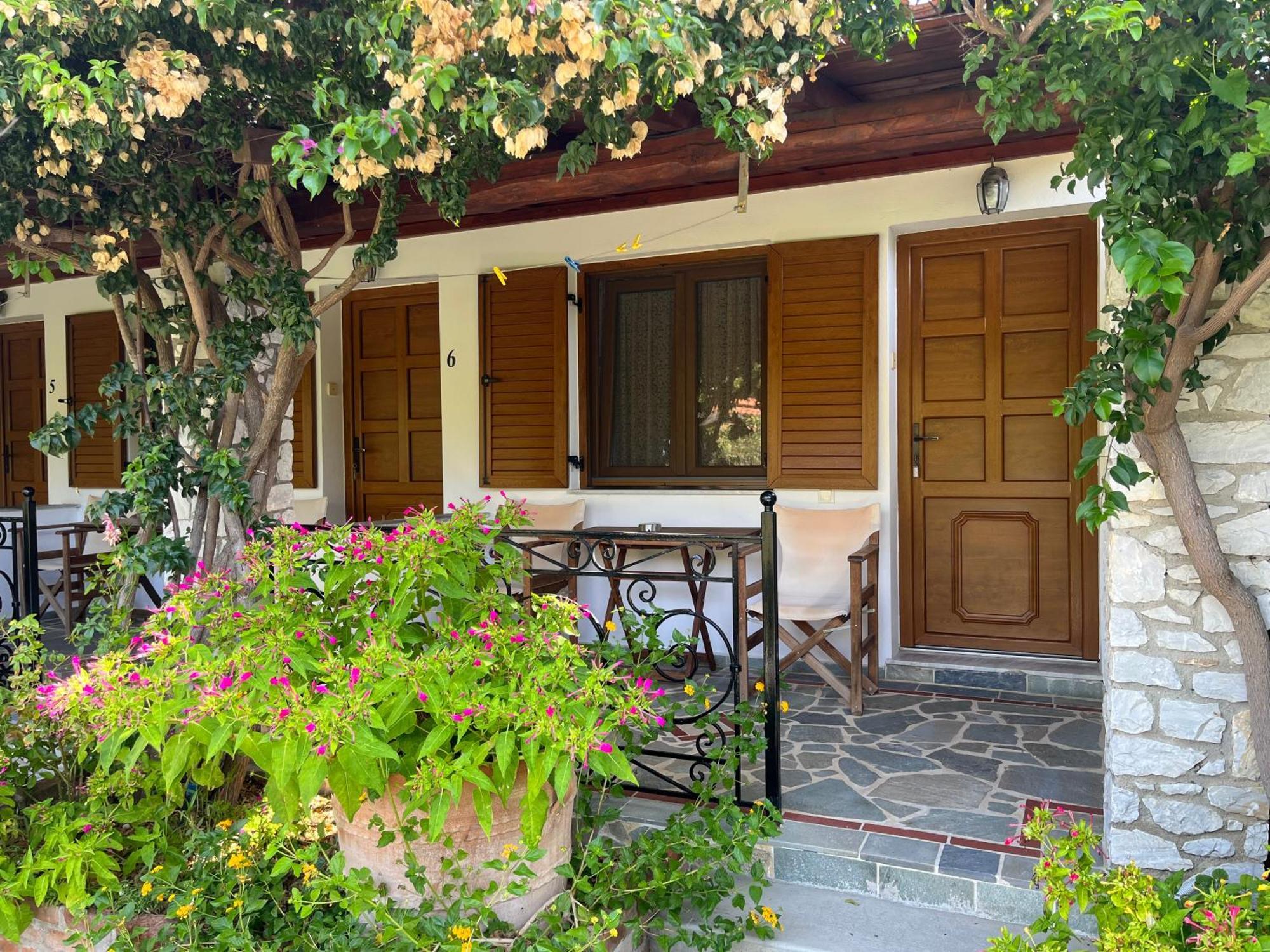 Aparthotel Maniatis Garden Achladies (Skiathos)